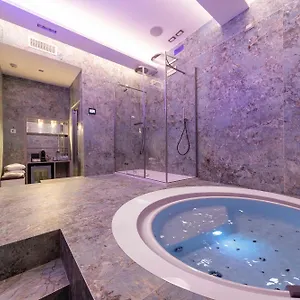 https://san-carlo-suite.it-romehotels.com